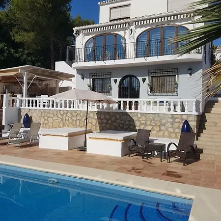 Spectacular With Pool And Hottub