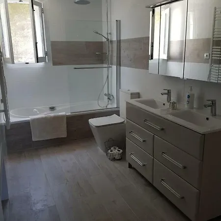 Spectacular With Pool And Hottub * Γιαβέα
